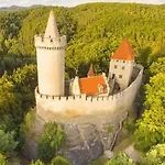 Apartman Nebuzely Appartement