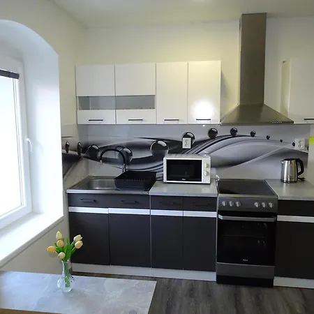 Appartement Apartman Nebuzely